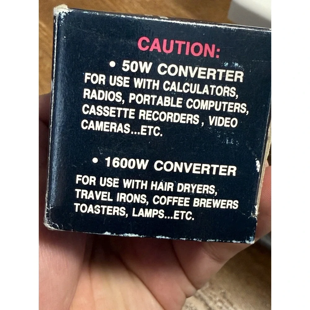 TRAVEL CONVERTER - Picture 5 of 5